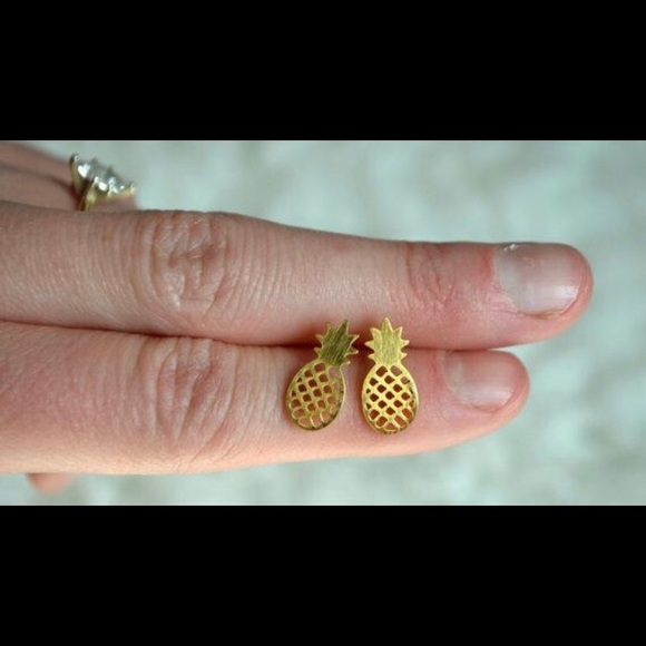 🍍 Gold Pineapple Earrings 🍍 simple cute - Picture 3 of 4